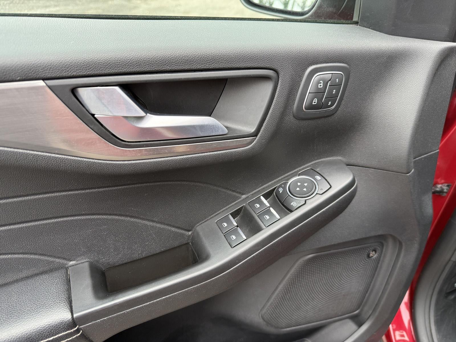 2021 Ford Escape Hybrid Titanium