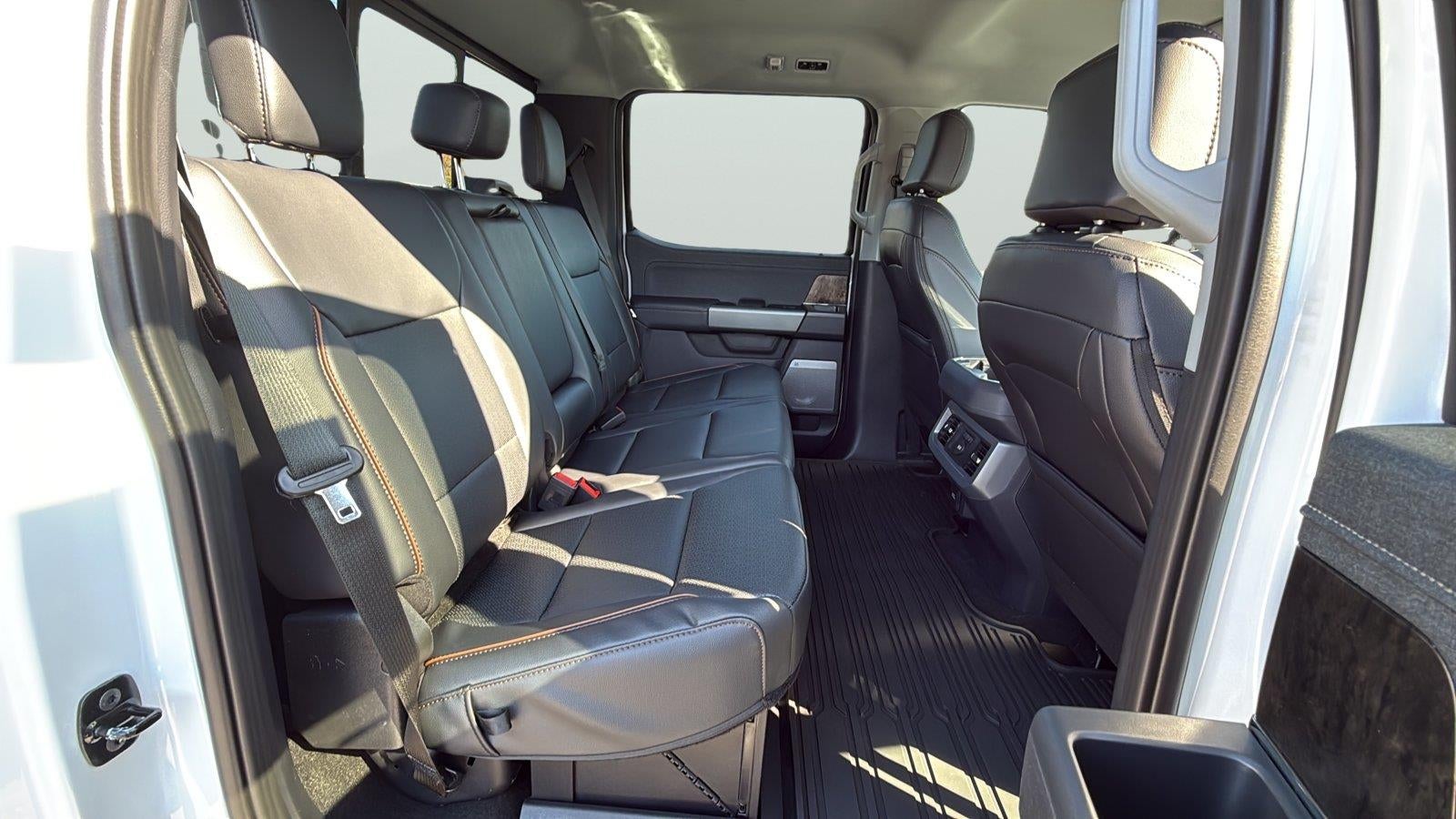 2027 Ford Super Duty F-350 Lariat