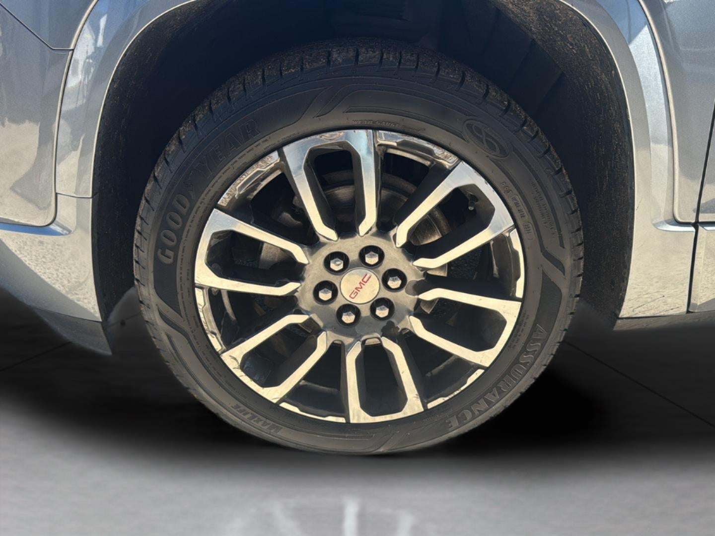 2020 GMC Acadia Denali