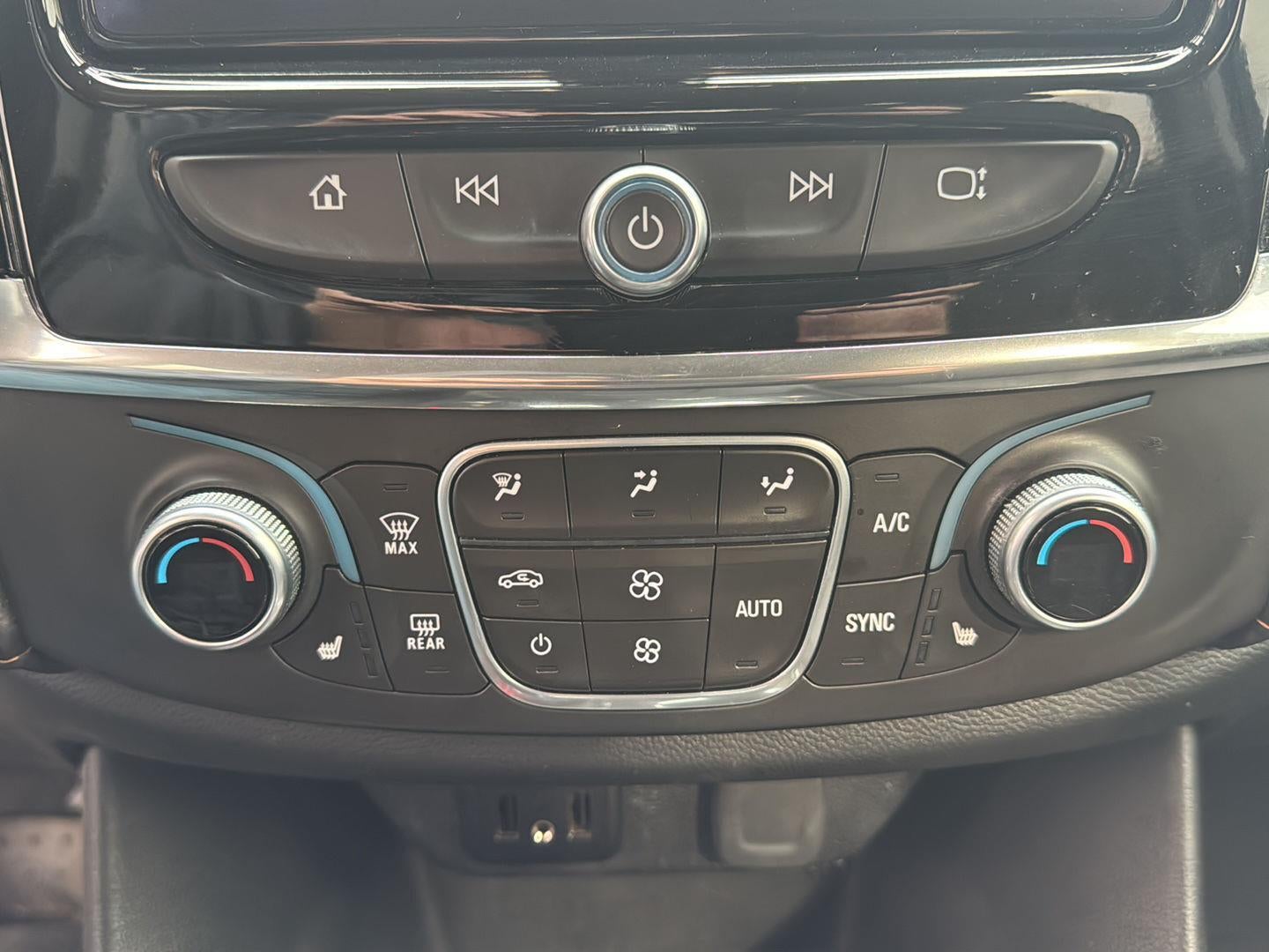 2018 Chevrolet Traverse LT Cloth