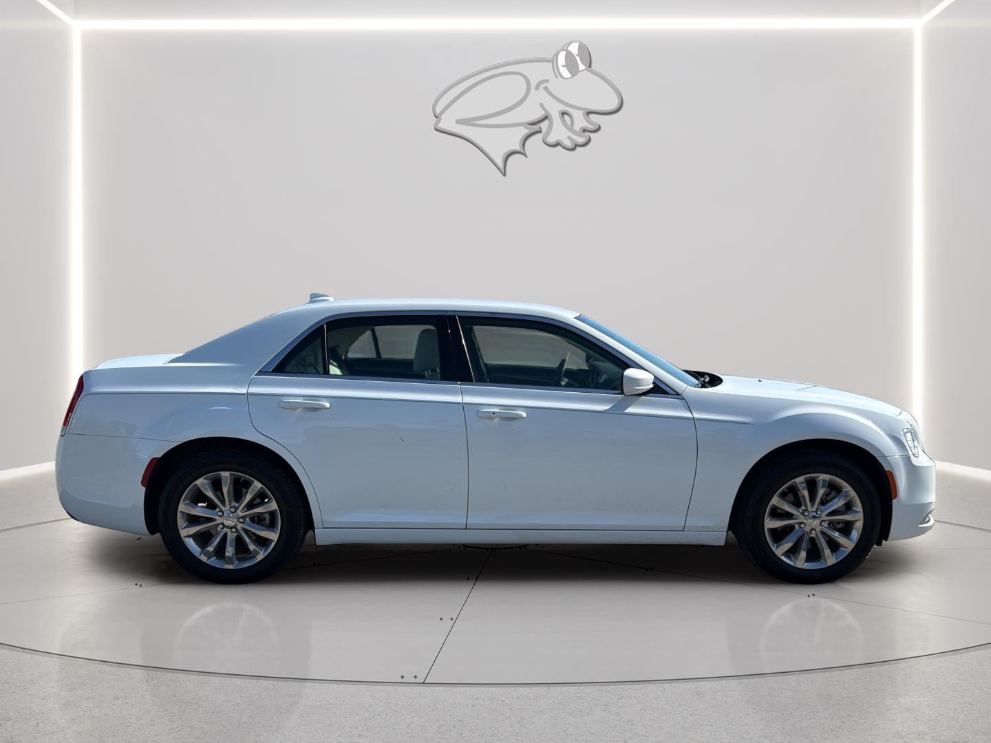 2022 Chrysler 300 Touring