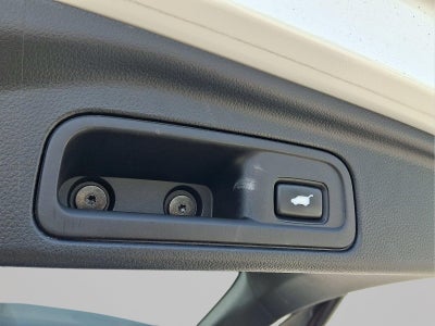 2022 Honda Pilot Touring w/Rear Captain's Chairs