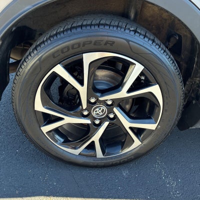 2019 Toyota C-HR XLE